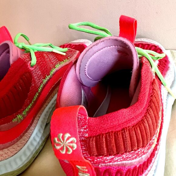 Size 10 - Nike A'ja Wilson x Cosmic Unity 3 Hot Punch, Hot Pink And Green - Picture 11 of 12